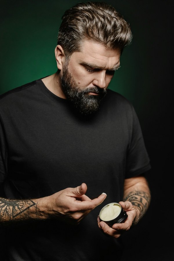 Découvrez le baume à barbe : l'allié pour une barbe nourrie